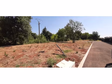 vente terrain 300 m² à le luc (83340)  119 000 €