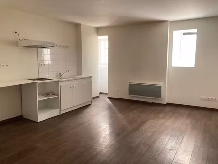 location appartement 3 pièces 84.21 m² à perigueux (24000)  543 €