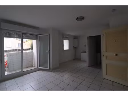 location appartement 1 pièce 24.49 m² à roquevaire (13360)  493 €