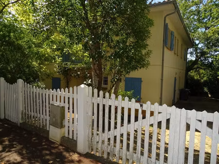 location maison 7 pièces 178 m² à arcachon (33120)  2 077 €