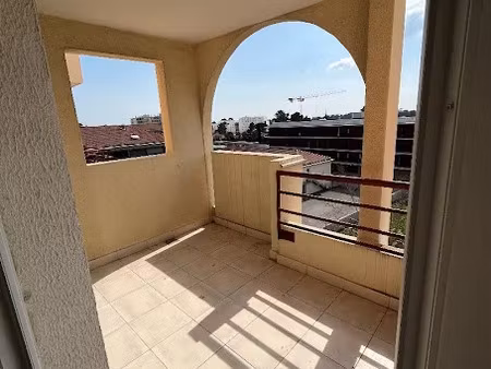 location appartement 2 pièces 45 m² à montpellier (34000)  718 €