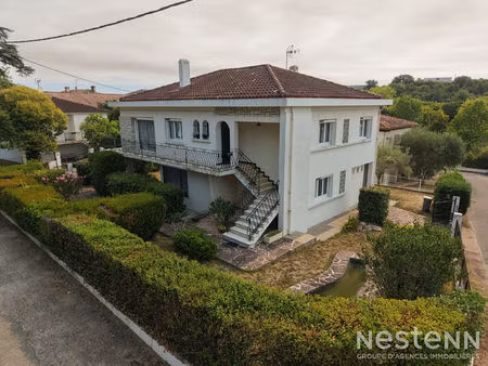 a vendre maison de 155 m² avec possibilité de deux habitations et jardin à condom