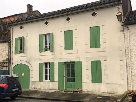 maison de bourg à saussignac !