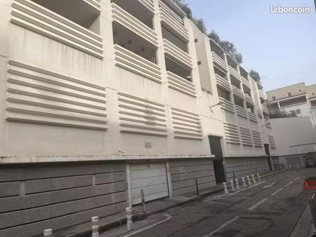 parking 15 m² marseille 05
