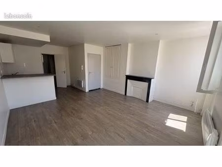 studio 1 pièce 33 m²
