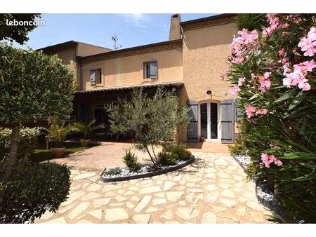 mas 6 pièces 139 m²