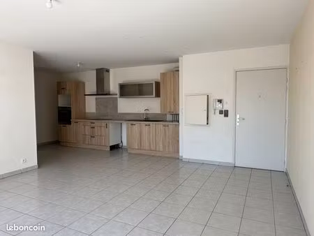 appartement 3 pièces de 65 33 m²