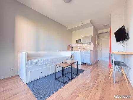 studio 1 pièce 18 m²