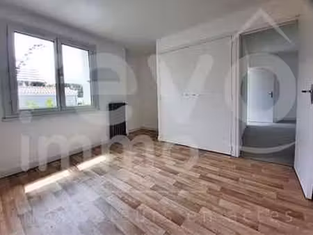 location appartement 3 pièces à la varenne (49270) : à louer 3 pièces / 66m² la varenne