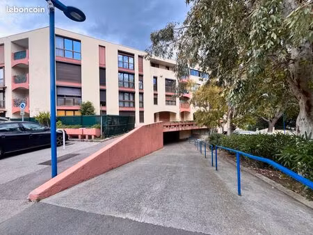 garage ferme a vendre carros rue des selves
