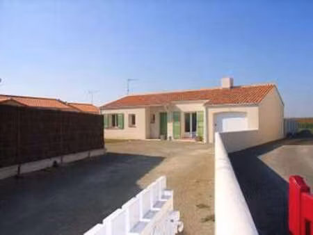 location maison à challans (85300) : à louer / 88m² challans