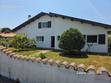 arcangues - maison 128 m² habitables - garage et dépendances - terrrain 1052 m² plat pisci