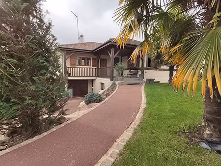 une maison de plain-pied  non mitoyenne !