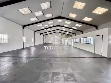 location commerce saint herblain 44800 375m² à 600m²