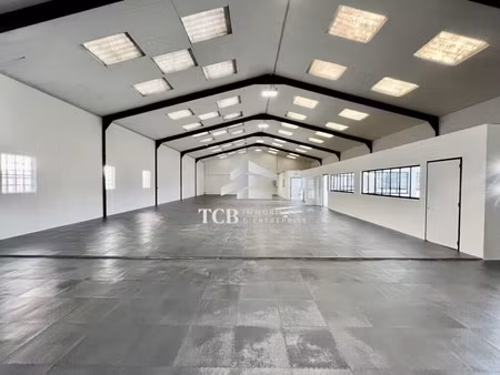 location entrepôt 375 m² à 600 m²