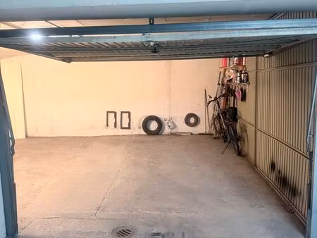 box / parking