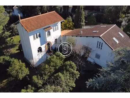 villa castelnau-le-lez - 7 chambres - 214m²