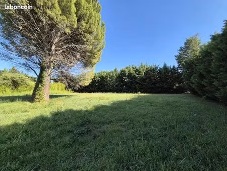 terrain à bâtir de 1205 m² à saint-remy-de-provence (13)