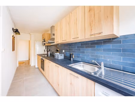 location appartement 1 pièce 76 m² à saint-denis (97400)