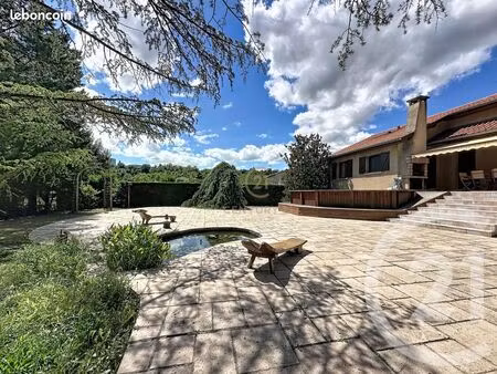 villa 6 pièces 95 m²