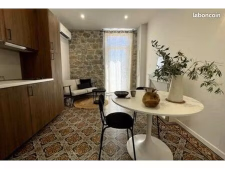t2 meuble avec terrasse et parking