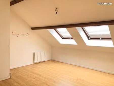 duplex lumineux avec garage fermé