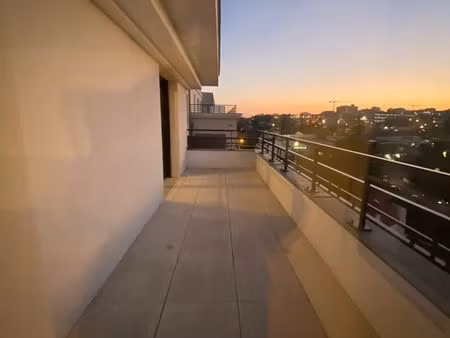 appartement 3ch terrasse et double parking