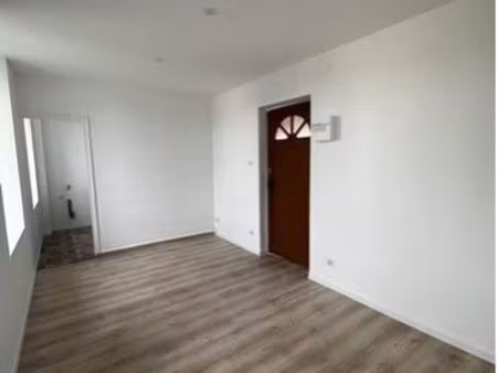 studio avec clim à louer – loures-barousse