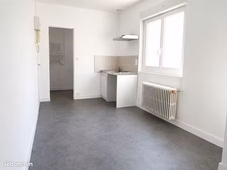 appartement - 520 tout compris (eau  chauffage  électricité inclus)