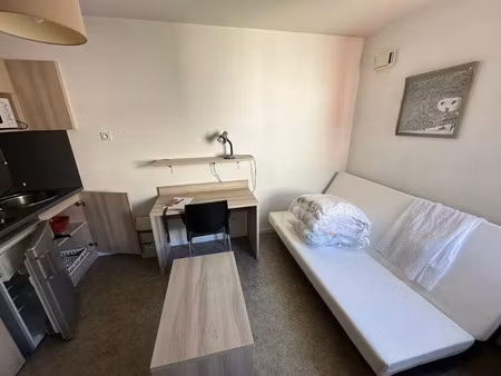 location meublée appartement 1 pièce 18 m² à reims (51100)  490 €