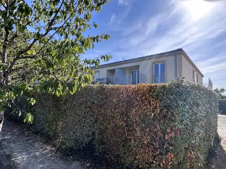 location appartement 2 pièces à saint-quentin-de-baron (33750)  500 €