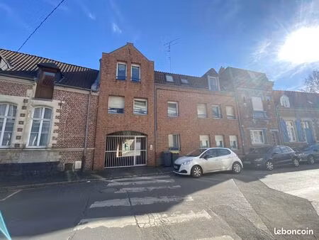 studio 1 pièce 27 m²