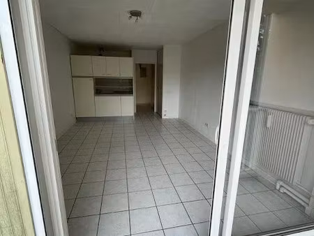 location appartement 1 pièce 27 m² à nancy (54000)  525 €