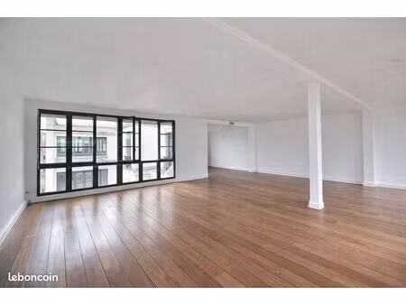 bureaux 211 m²