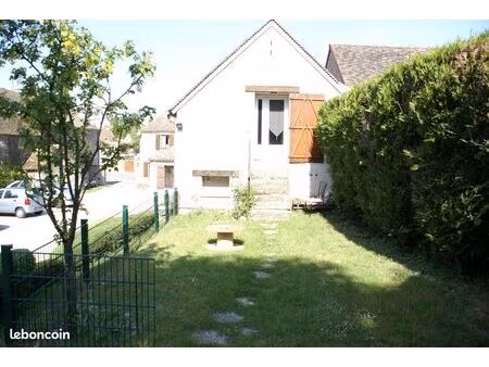 studio 32m2 avec cheminée et jardin à gressey