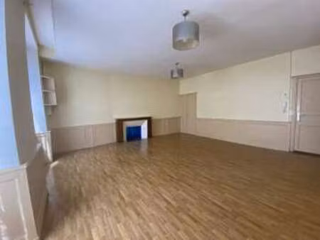 location appartement 3 pièces à dinan (22100) : à louer 3 pièces / 98m² dinan