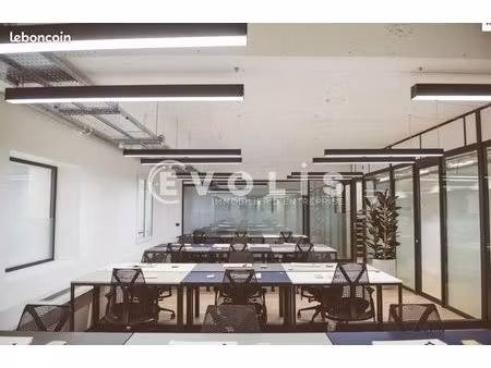 bureau 680 m²