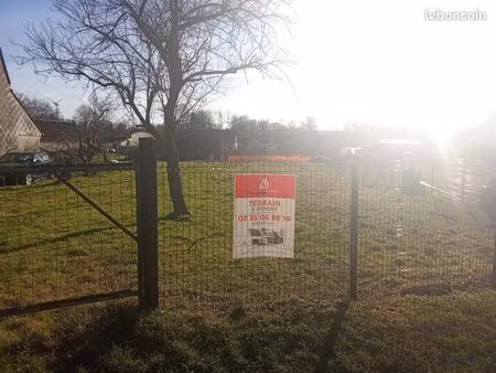 terrain 784 m² maisnieres