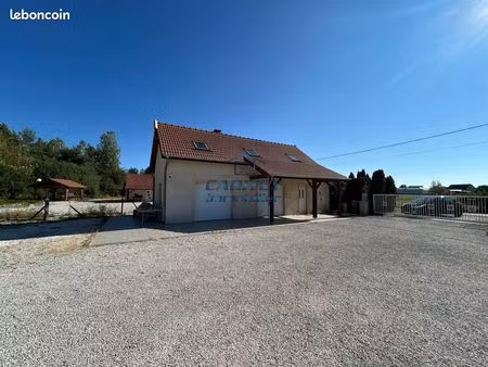 maison 4 pièces 93 m²