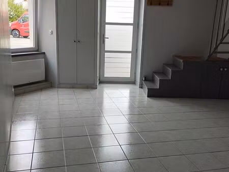 location 70m² centre bourg à saint pierre des echaubrognes