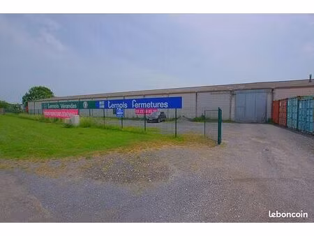 local bureaux 1 500 m²
