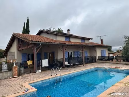 maison avec piscine et vue exceptionnelle