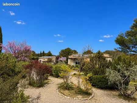 particulier vend maison plain-pied  piscine  studio  grand garage