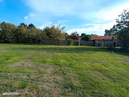 terrain constructible 400m²