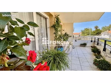les sables d'olonne - appartement t3 de 61m2 en parfait état avec terrasse de 12m2 et 2 em