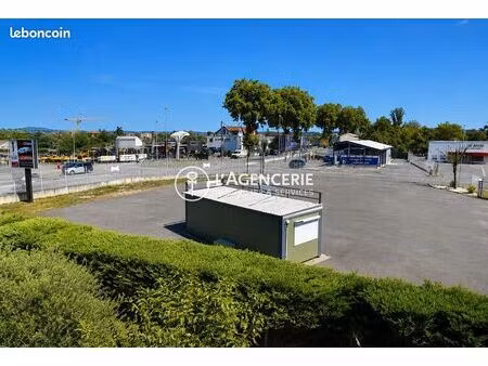 bureaux 1950 m² albi