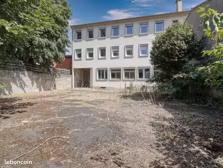 bureaux 575 m²