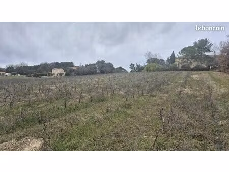 terrain 1 000 m² visan