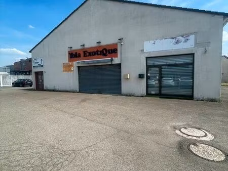 coignieres quartier de la gare local commercial ou activite 300 m2