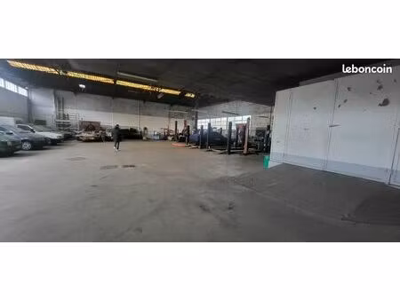 murs commerciaux 1003 m² versailles